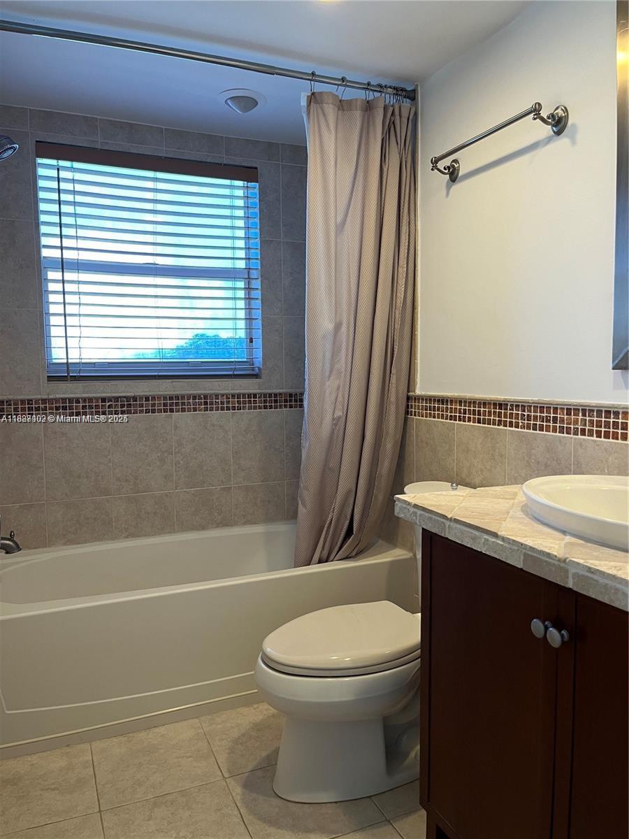 SANTA MONICA CONDOMINIUM - Residential Lease