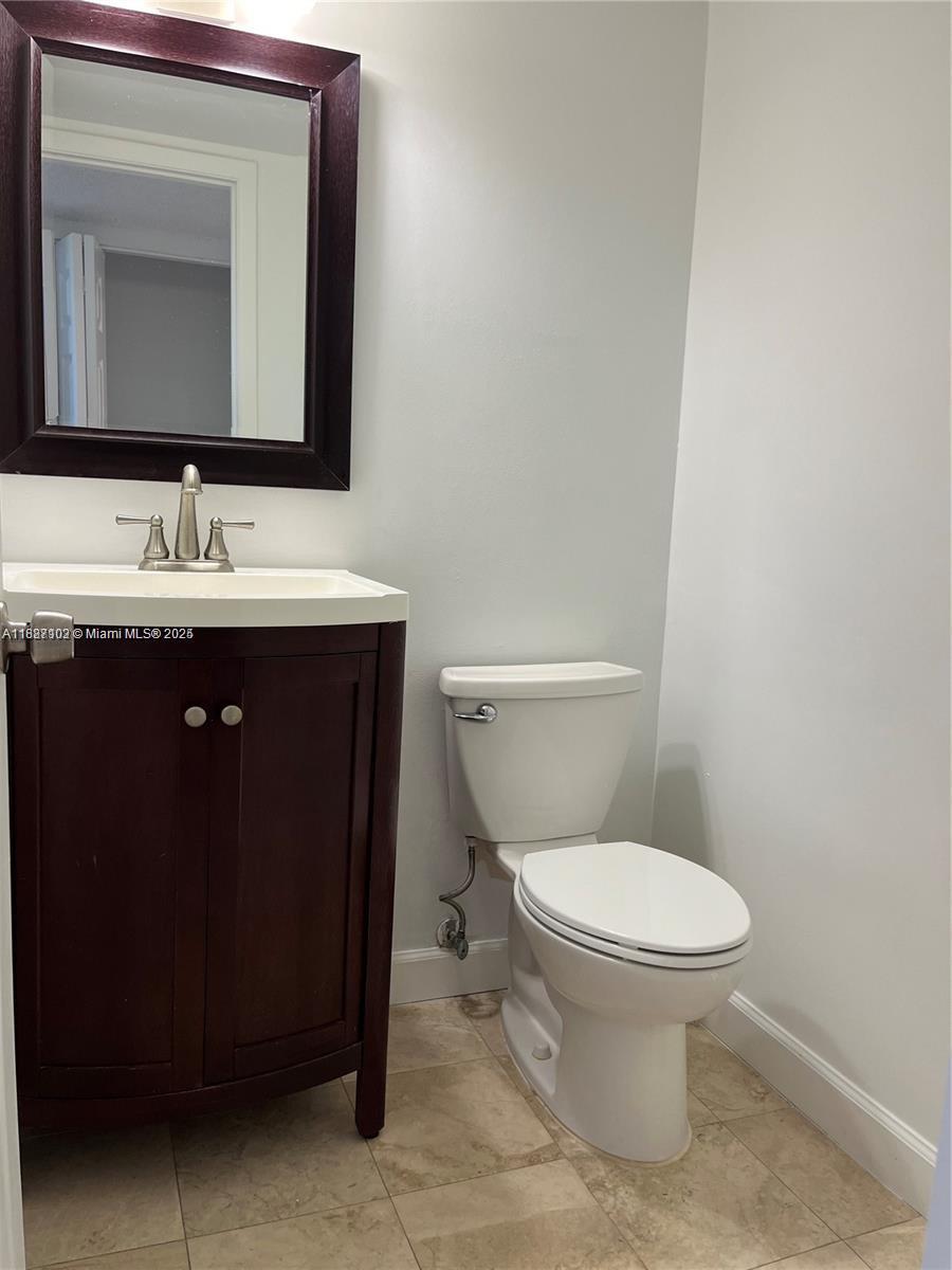 SANTA MONICA CONDOMINIUM - Residential Lease