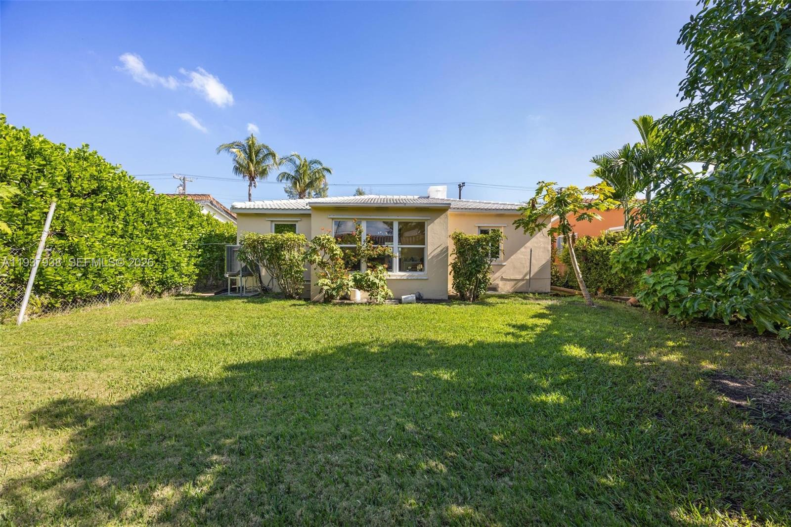 ALTOS DEL MAR NO 4 - Residential