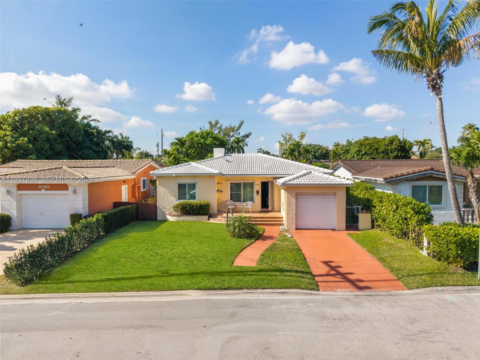 ALTOS DEL MAR NO 4 - Residential