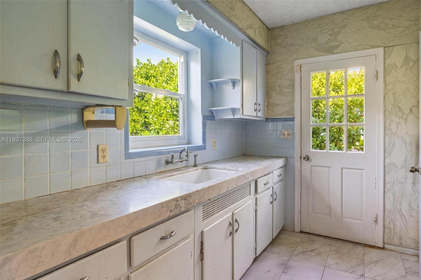 ALTOS DEL MAR NO 4 - Residential