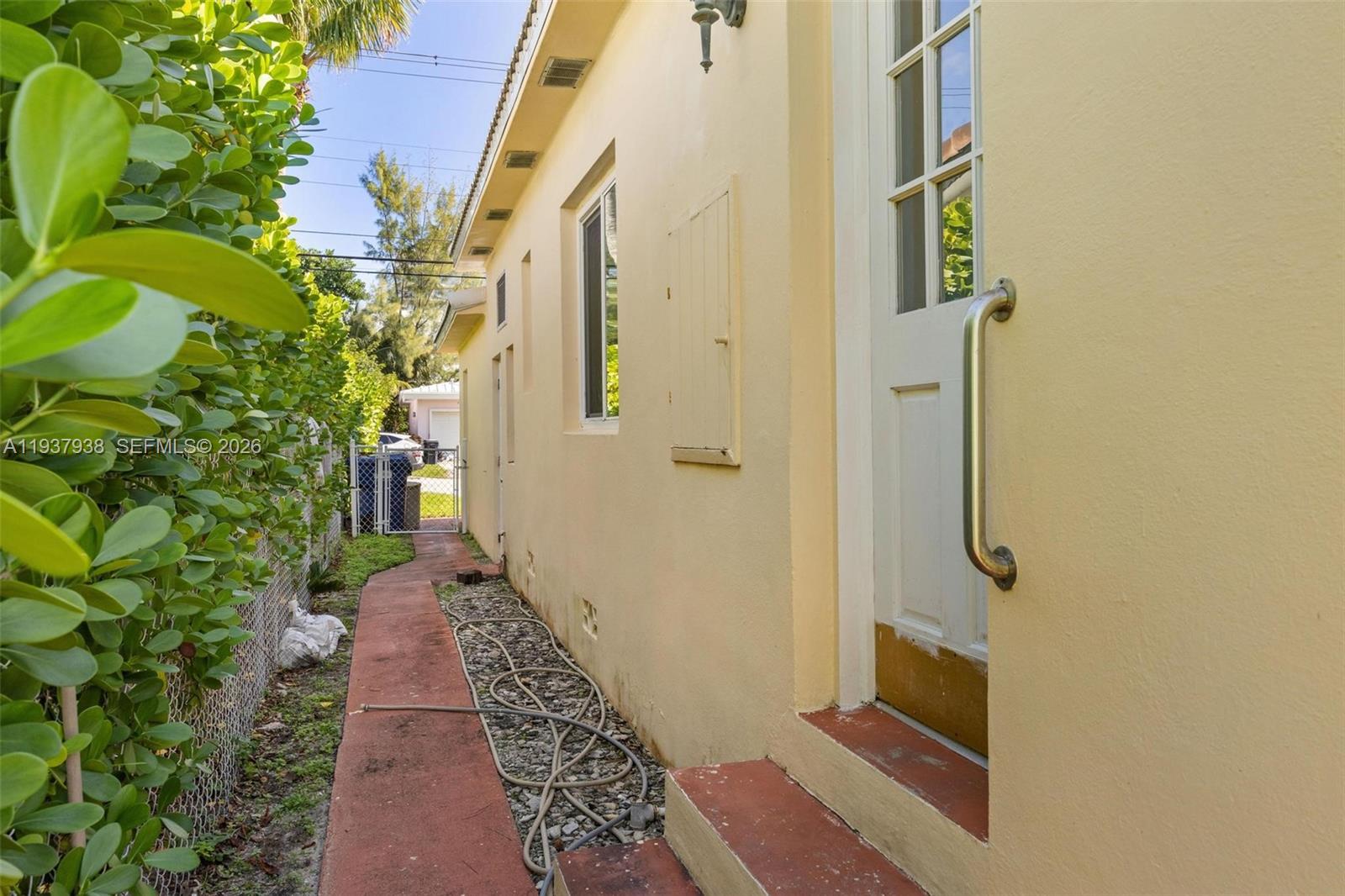 ALTOS DEL MAR NO 4 - Residential