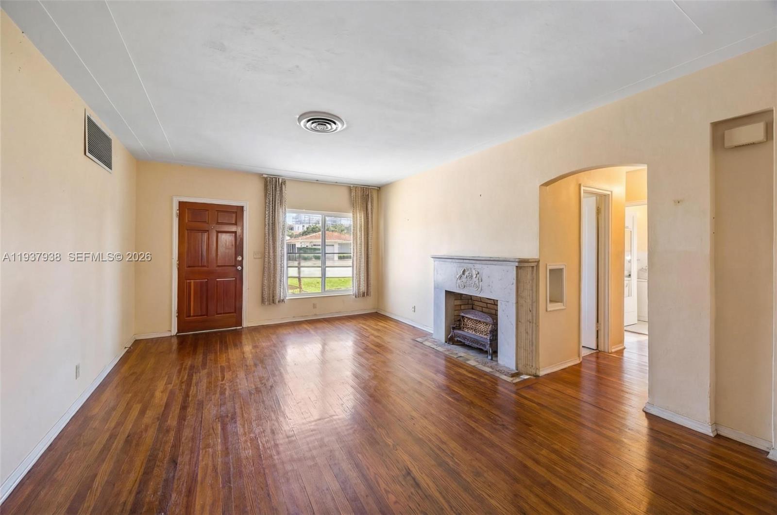 ALTOS DEL MAR NO 4 - Residential