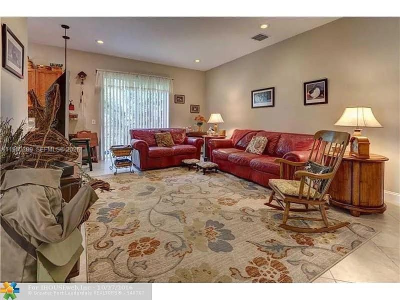 4427 NW 41st Pl 4427