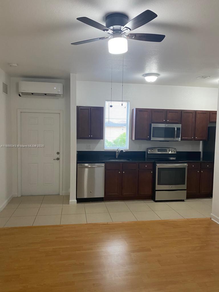 Great opportunity to rent a studio in Kendall Square at the best price! This unit has a private entrance, its own A/C, This well-maintained unit features an open layout and includes all appliances: refrigerator, stove, microwave, dishwasher, garbage disposal, washer and dryer. Walk-in closet and everything you need to live comfortably. Rent includes sewer, internet, water, electricity. Located in a popular and well-kept community near schools, shops, and main roads. Don’t miss this chance to live in one of the best areas of Kendall!