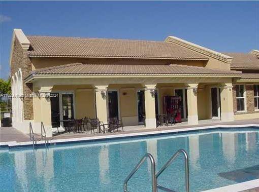 VILLAS AT CARMEL CONDO NO - Residential Lease