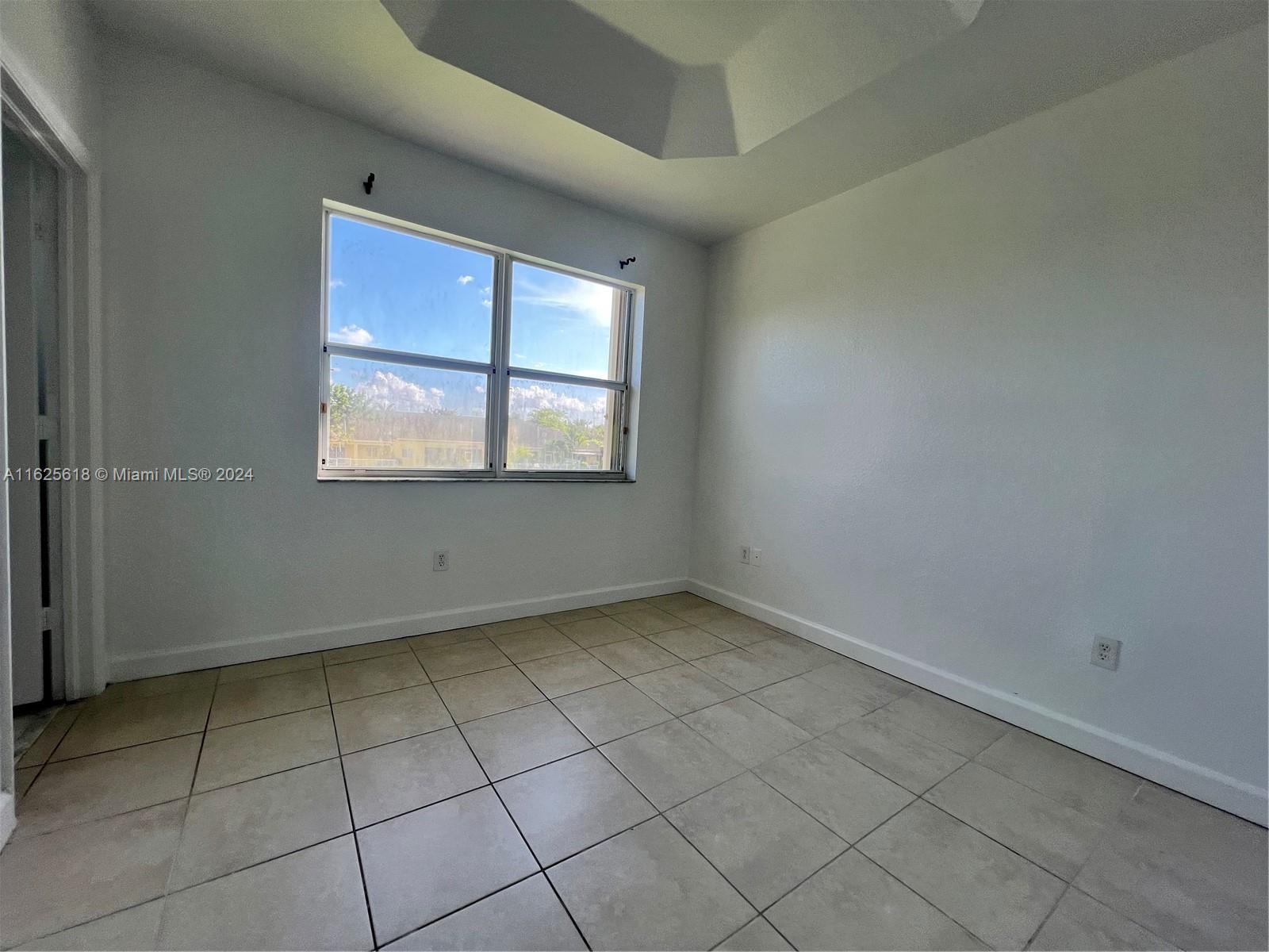 VILLAS AT CARMEL CONDO NO - Residential Lease