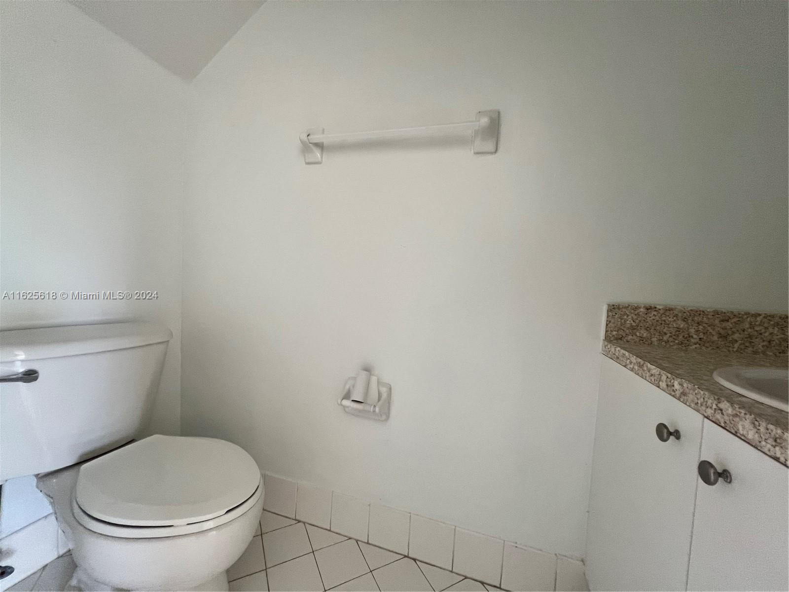 VILLAS AT CARMEL CONDO NO - Residential Lease