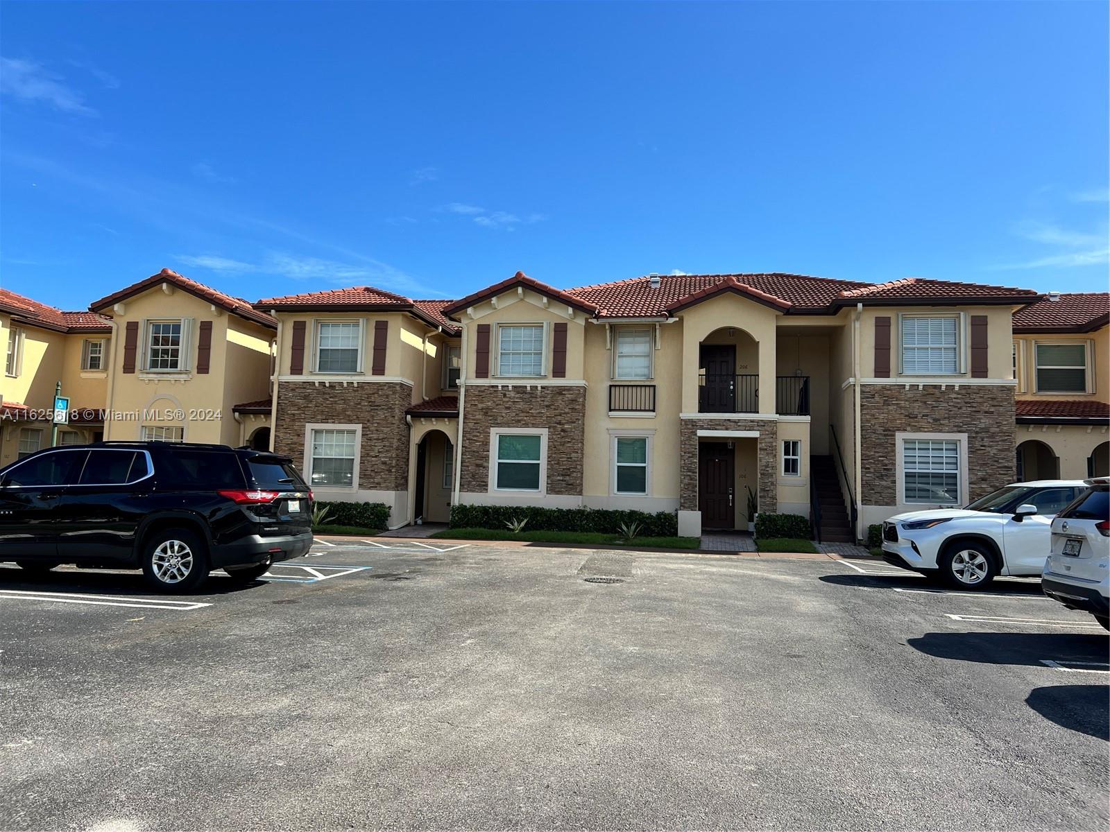VILLAS AT CARMEL CONDO NO - Residential Lease