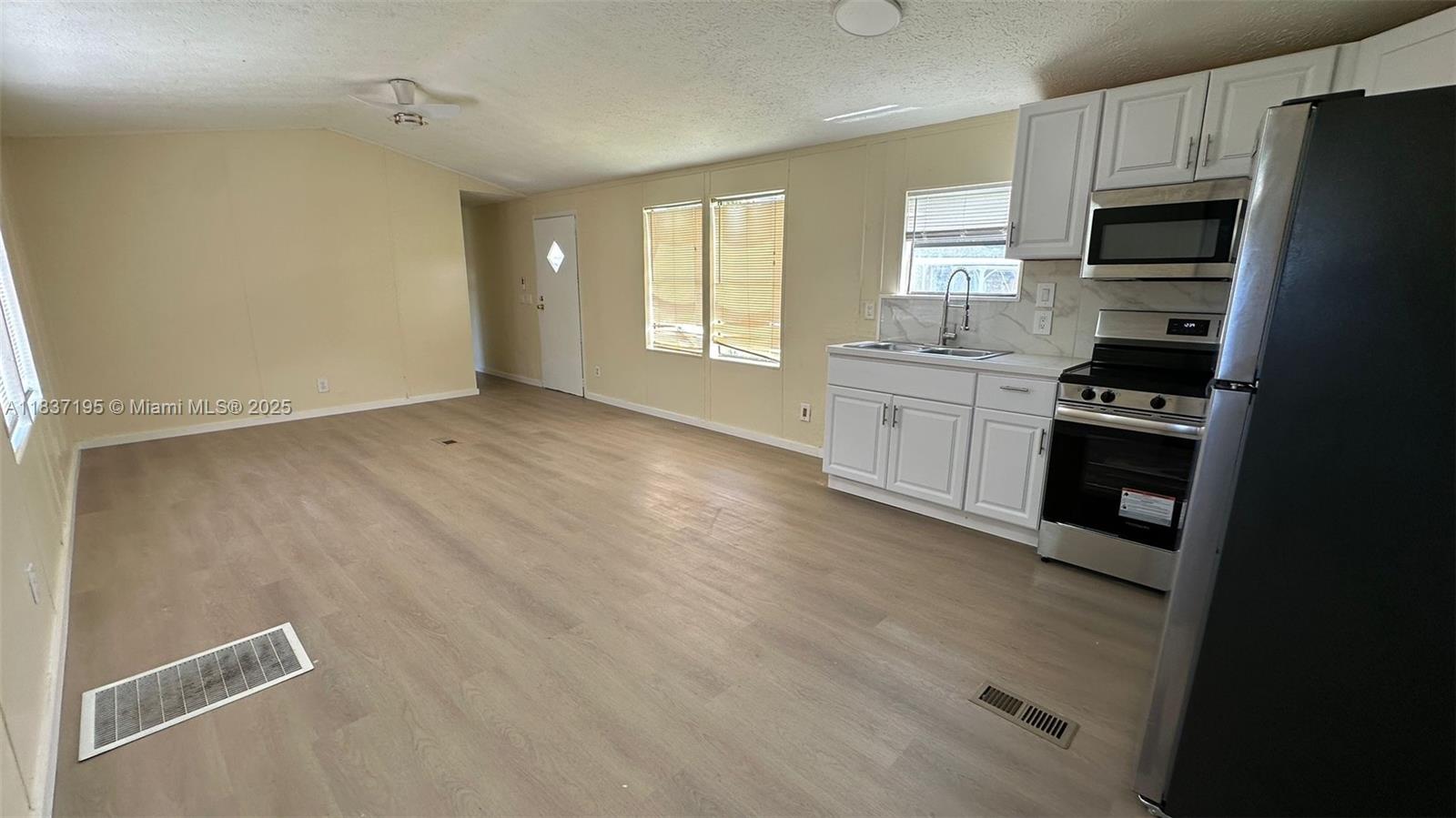 35250 SW 177th Ct 206, Homestead, FL, 33034/$205,000 2 35250 SW 177th Ct 206