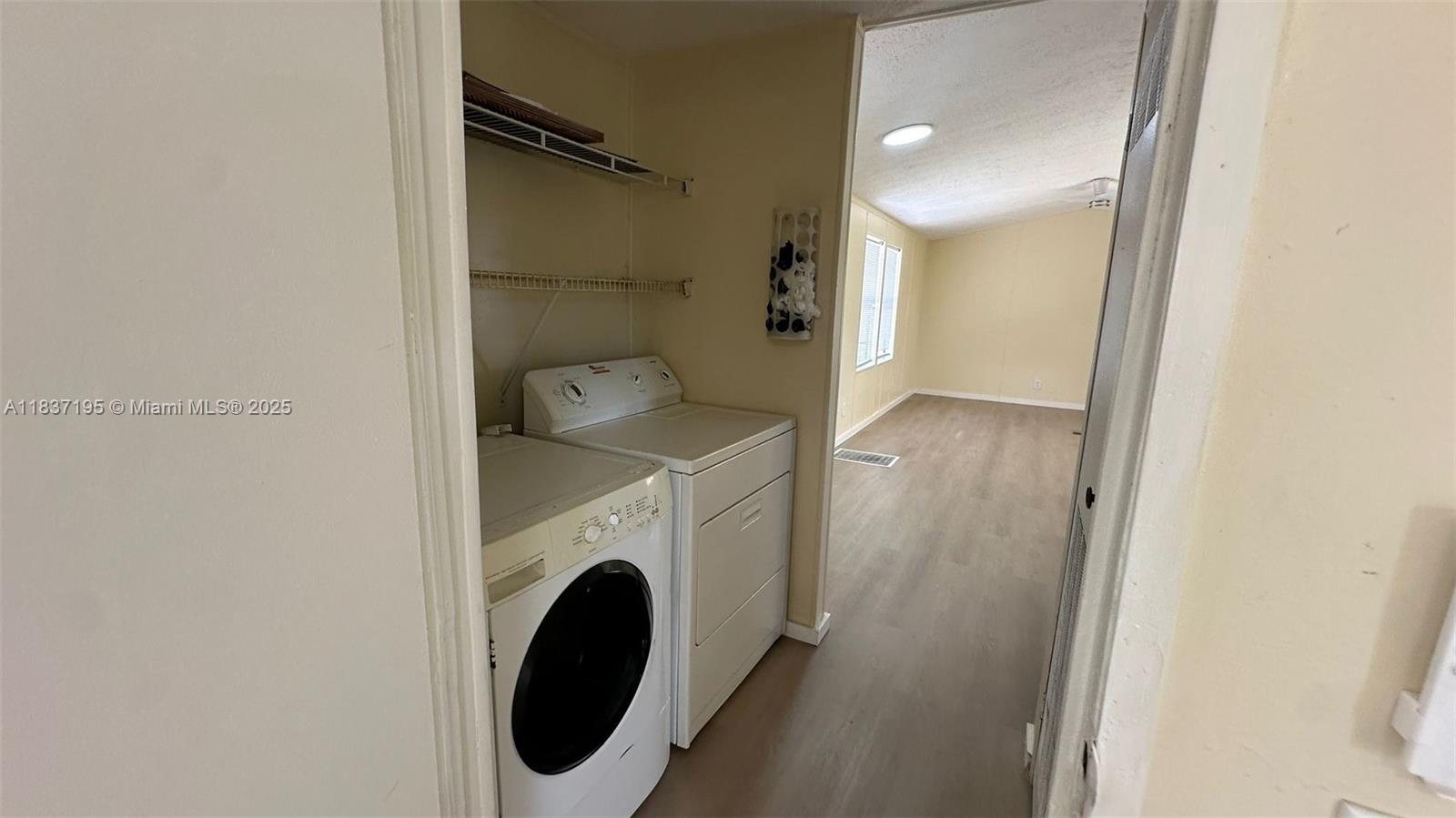 GATEWAY ESTATES PARK COND - Residential