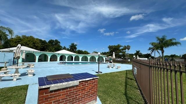 GATEWAY ESTATES PARK COND - Residential