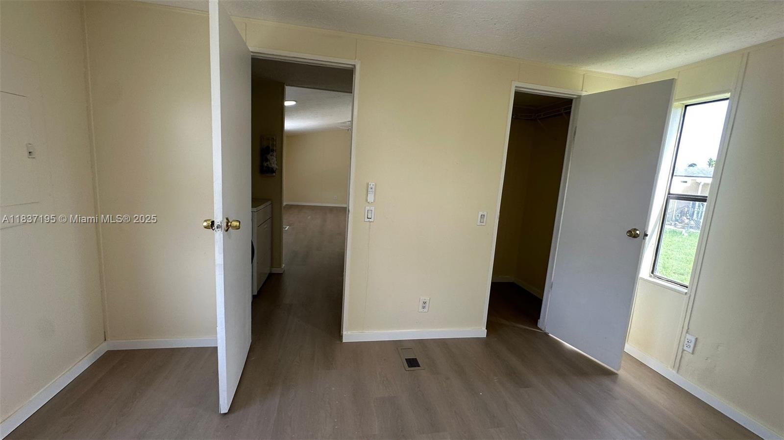 GATEWAY ESTATES PARK COND - Residential