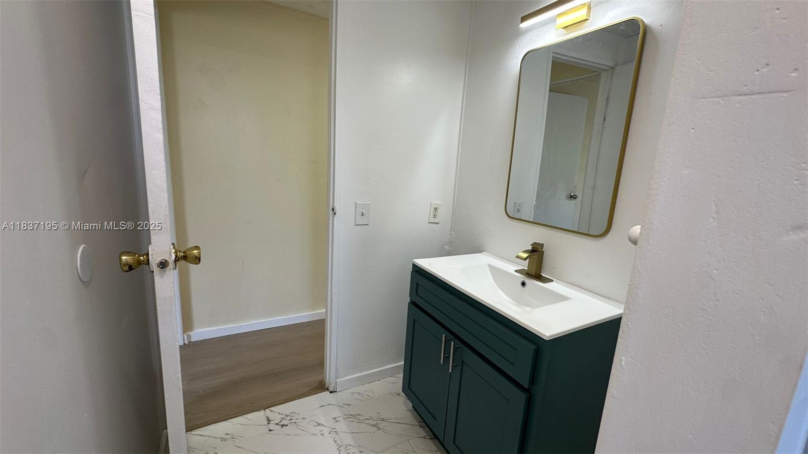 GATEWAY ESTATES PARK COND - Residential