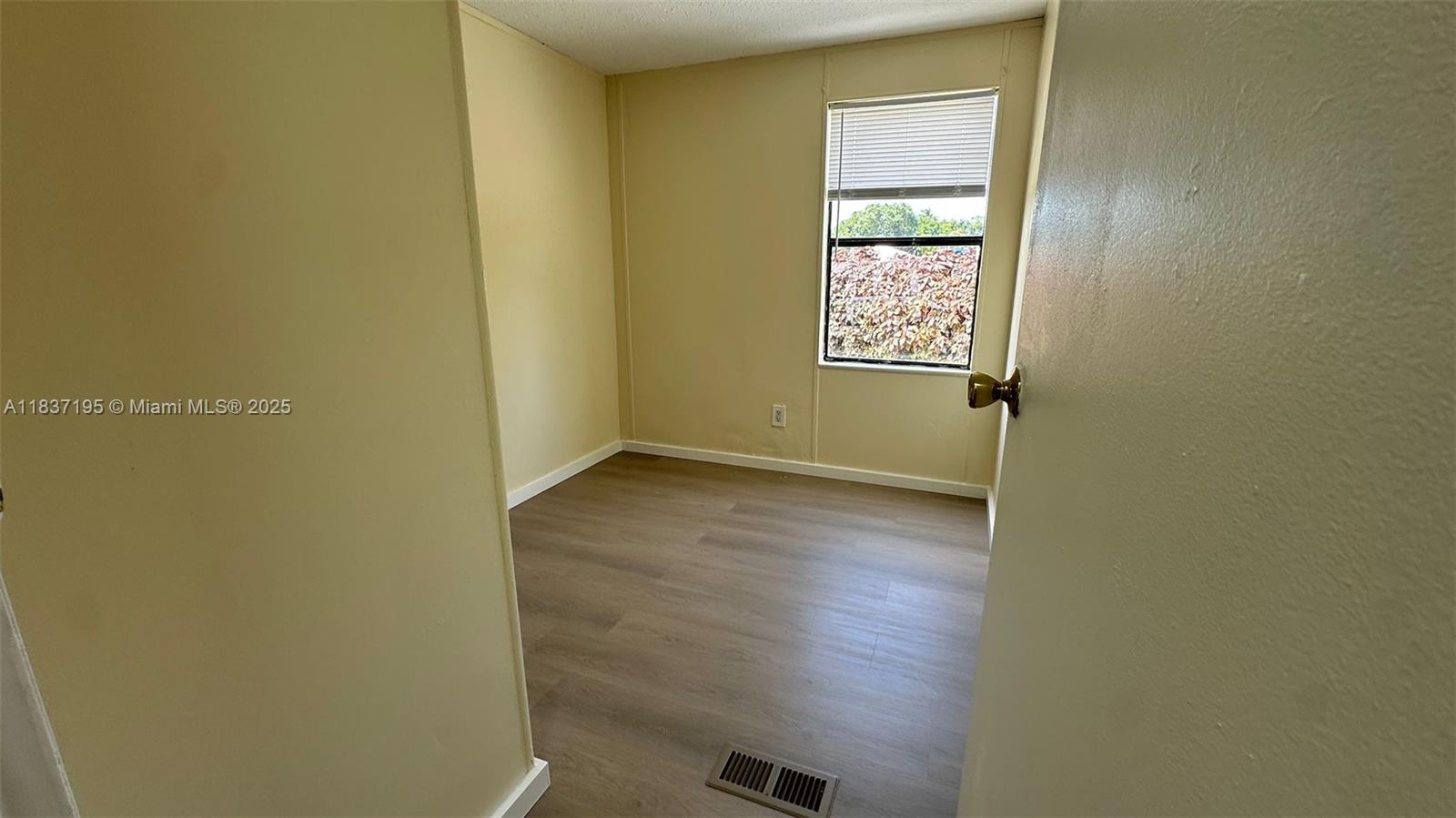 GATEWAY ESTATES PARK COND - Residential