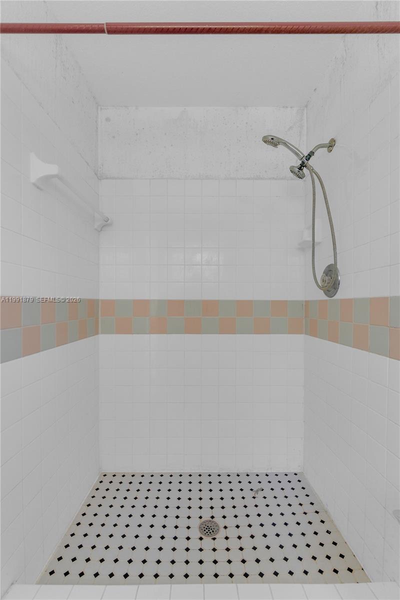 SCHOOL HOUSE SUB - Residential