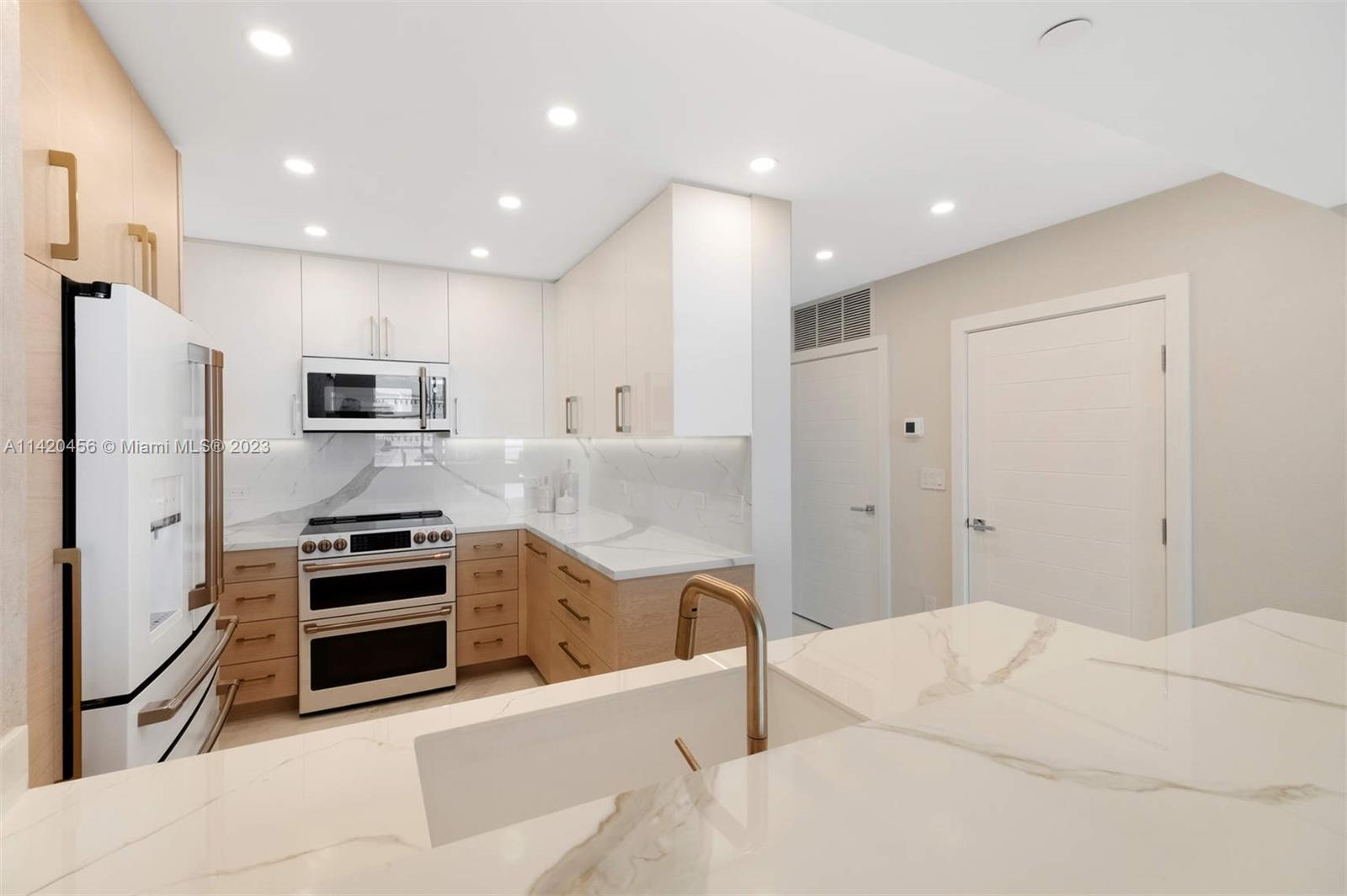 THE GRAND VENETIAN CONDO - Residential