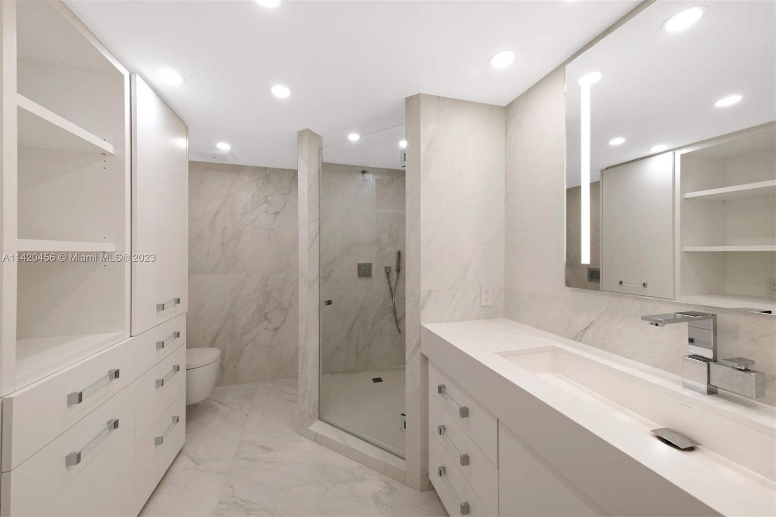 THE GRAND VENETIAN CONDO - Residential