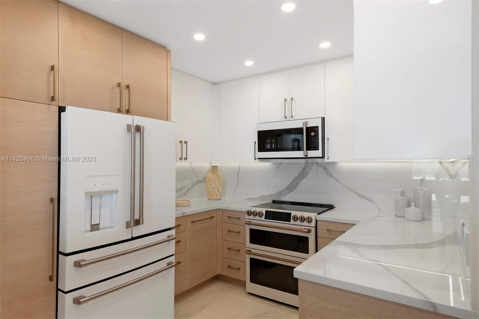 THE GRAND VENETIAN CONDO - Residential