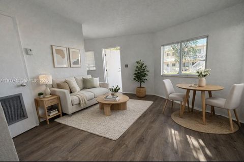 251 Hibiscus Dr 2 Miami Springs FL 33166