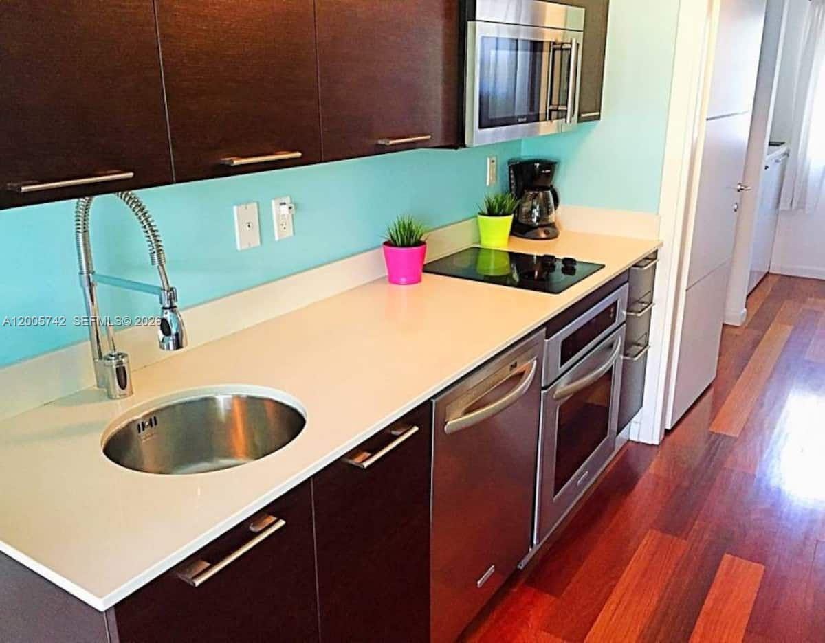 1560 Pennsylvania Ave 215