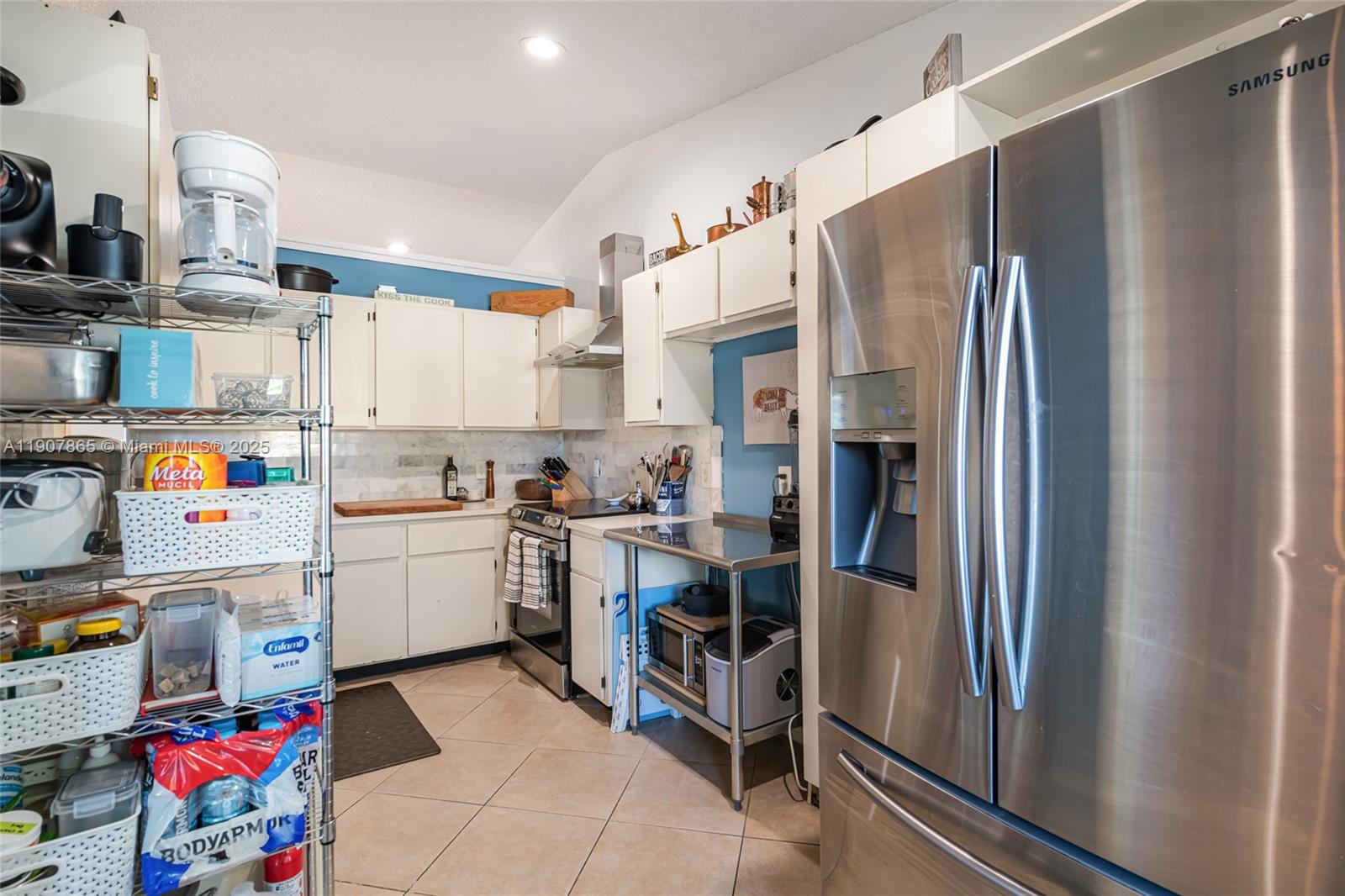 LA BEAU ACRES THIRD UNIT - Residential