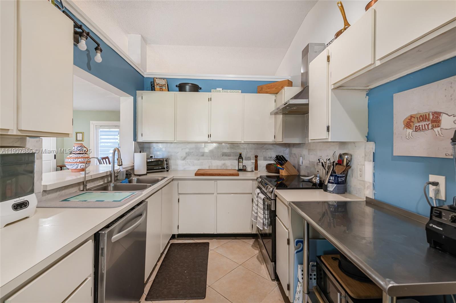 LA BEAU ACRES THIRD UNIT - Residential