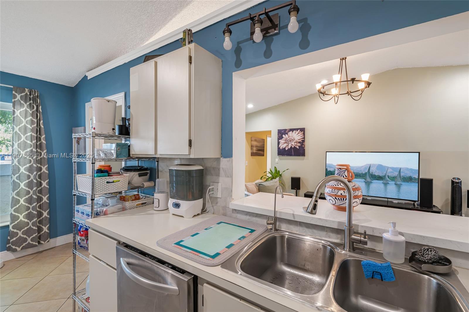 LA BEAU ACRES THIRD UNIT - Residential