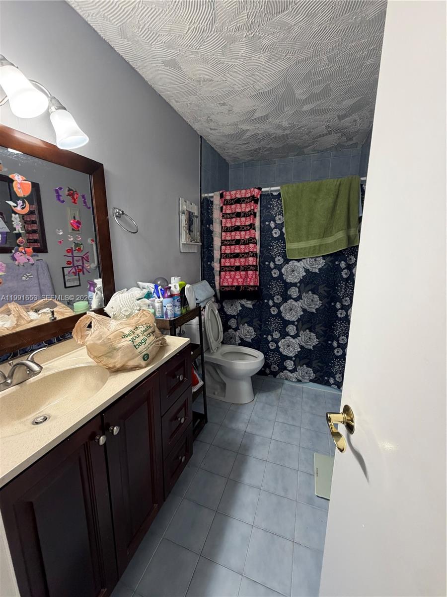 MEADOW WOOD MANOR #4 - Residential