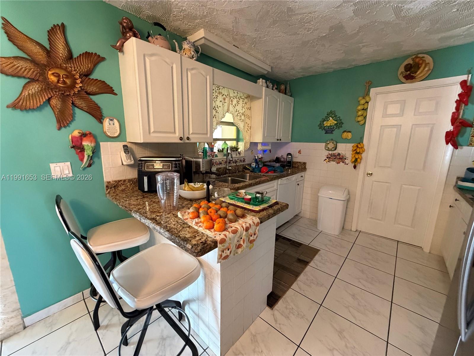 MEADOW WOOD MANOR #4 - Residential