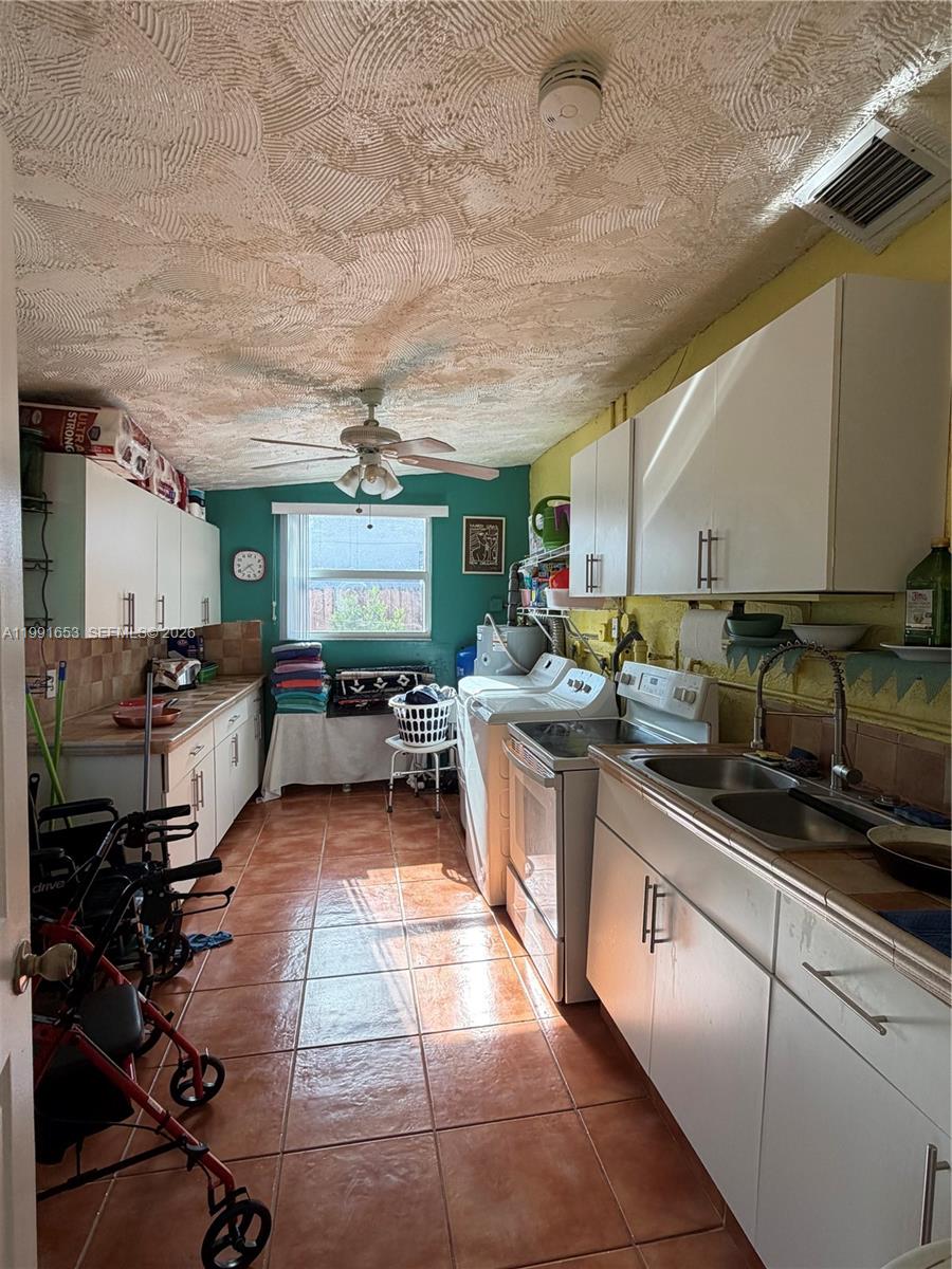 MEADOW WOOD MANOR #4 - Residential