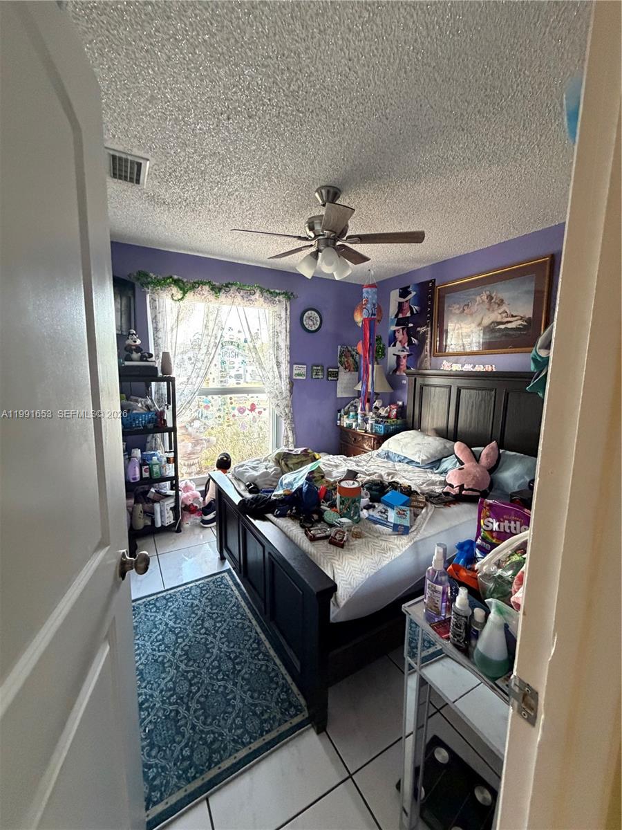 MEADOW WOOD MANOR #4 - Residential