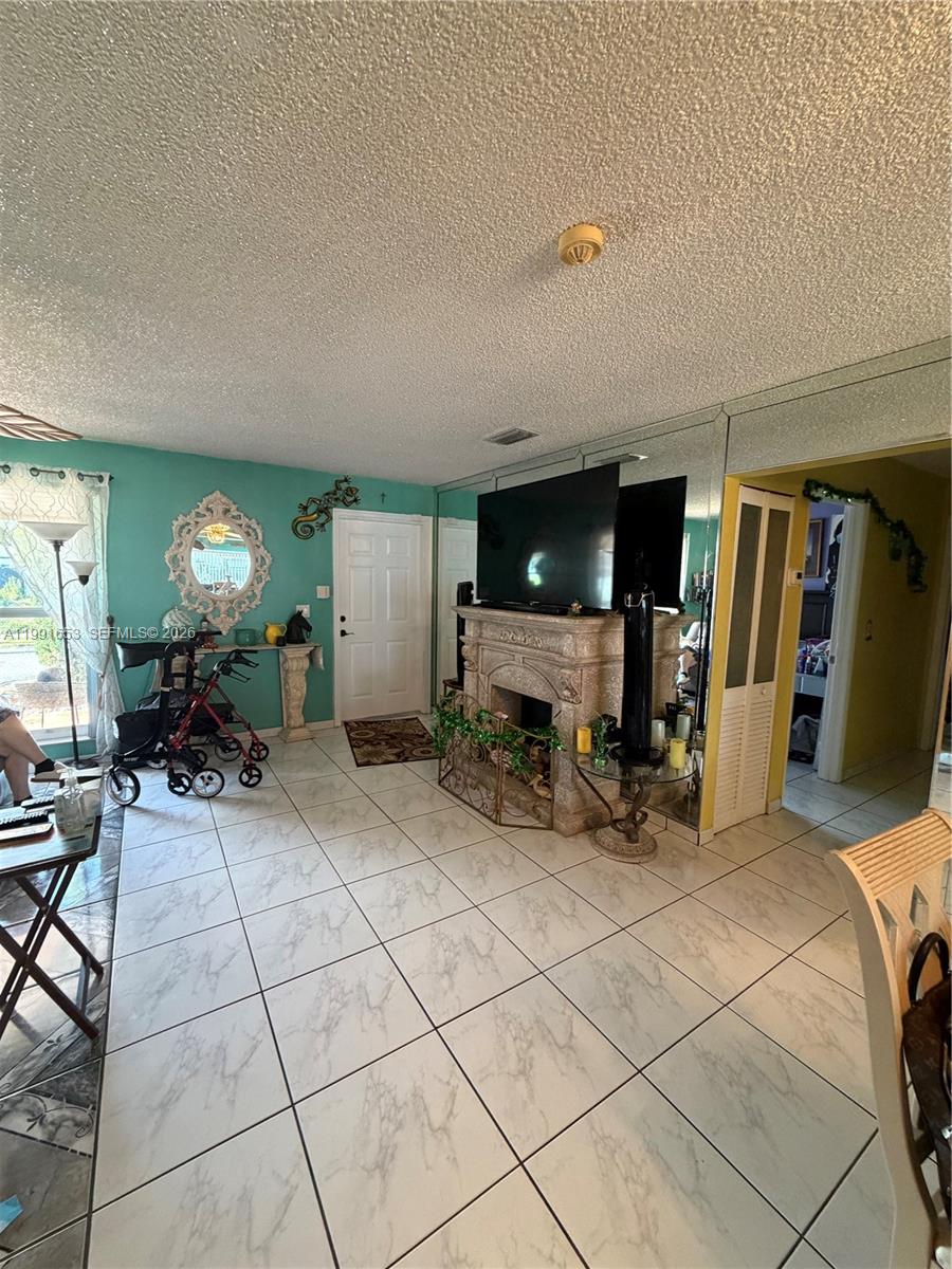 MEADOW WOOD MANOR #4 - Residential