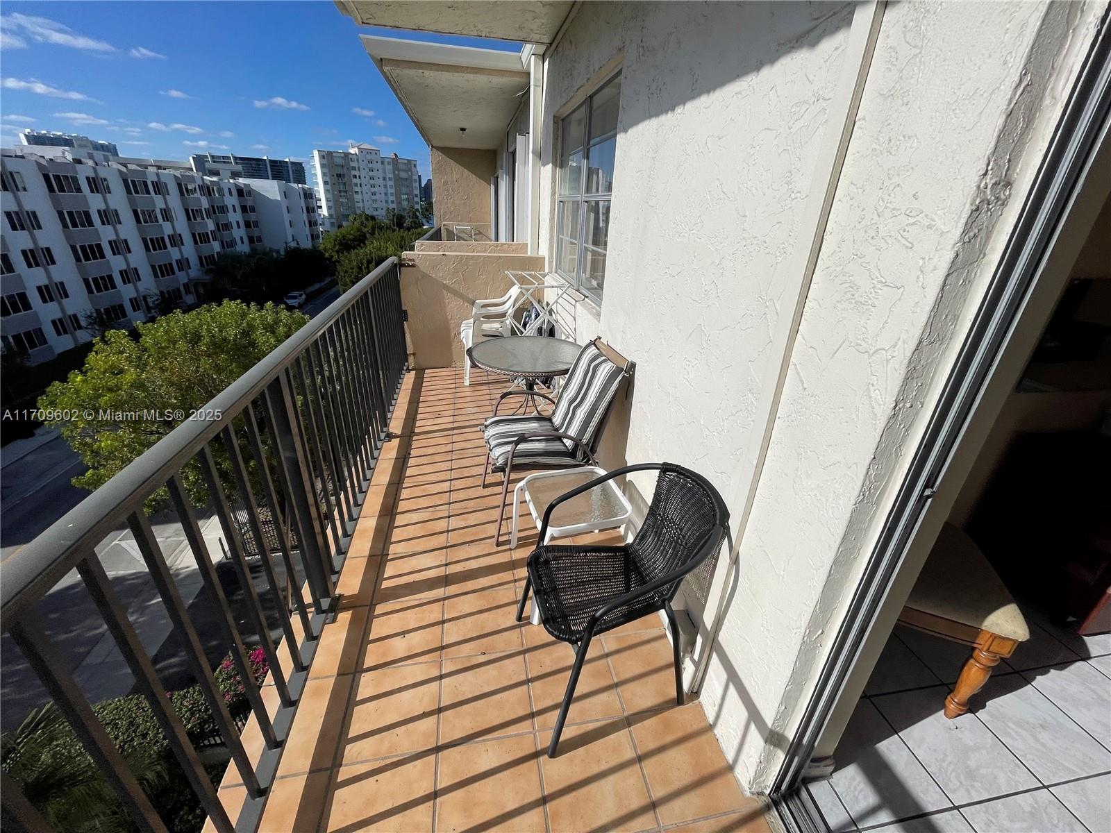 THE ISLES CONDO - Residential
