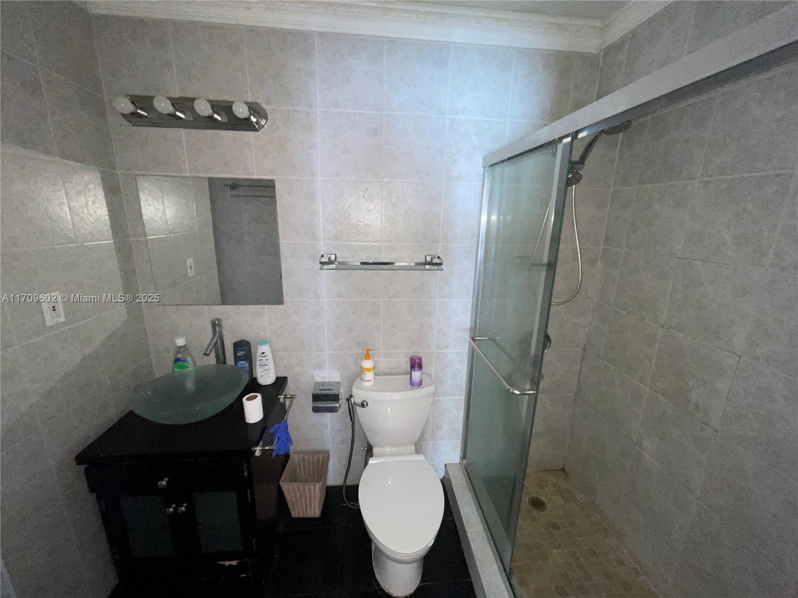THE ISLES CONDO - Residential