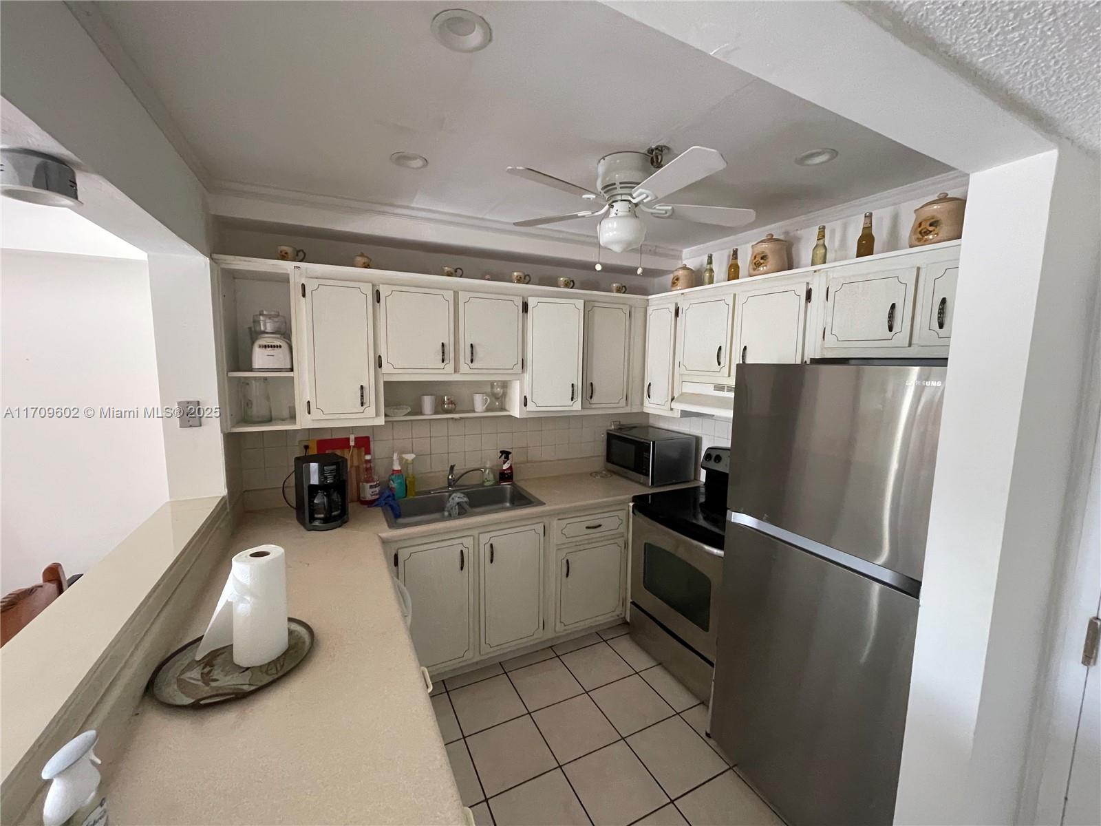 THE ISLES CONDO - Residential