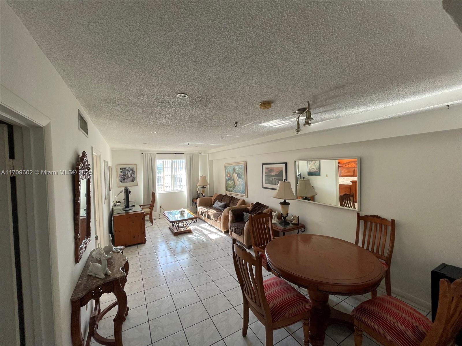 THE ISLES CONDO - Residential