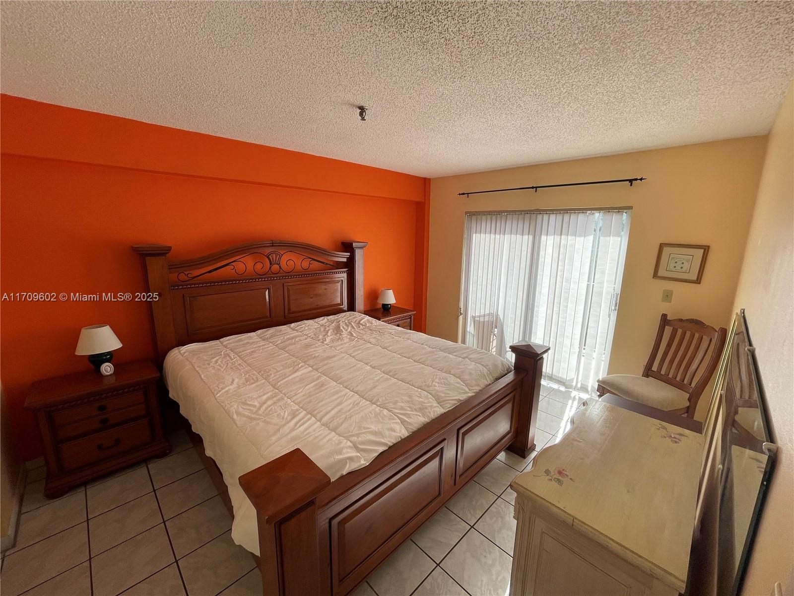 THE ISLES CONDO - Residential