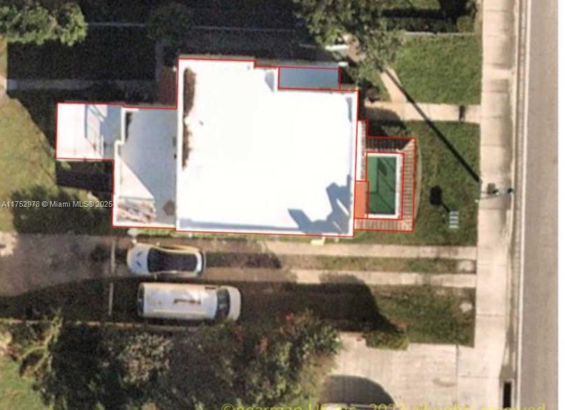 3011 Broadway Ave