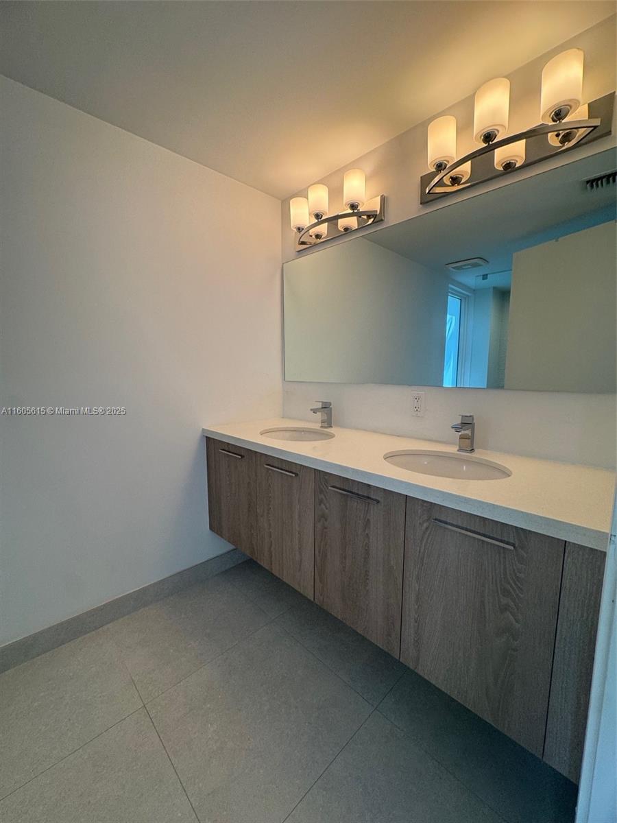 BAY HARBOR ISLAND - Residential Lease
