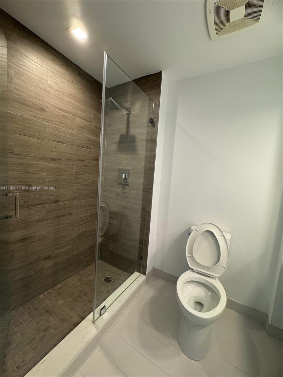 BAY HARBOR ISLAND - Residential Lease