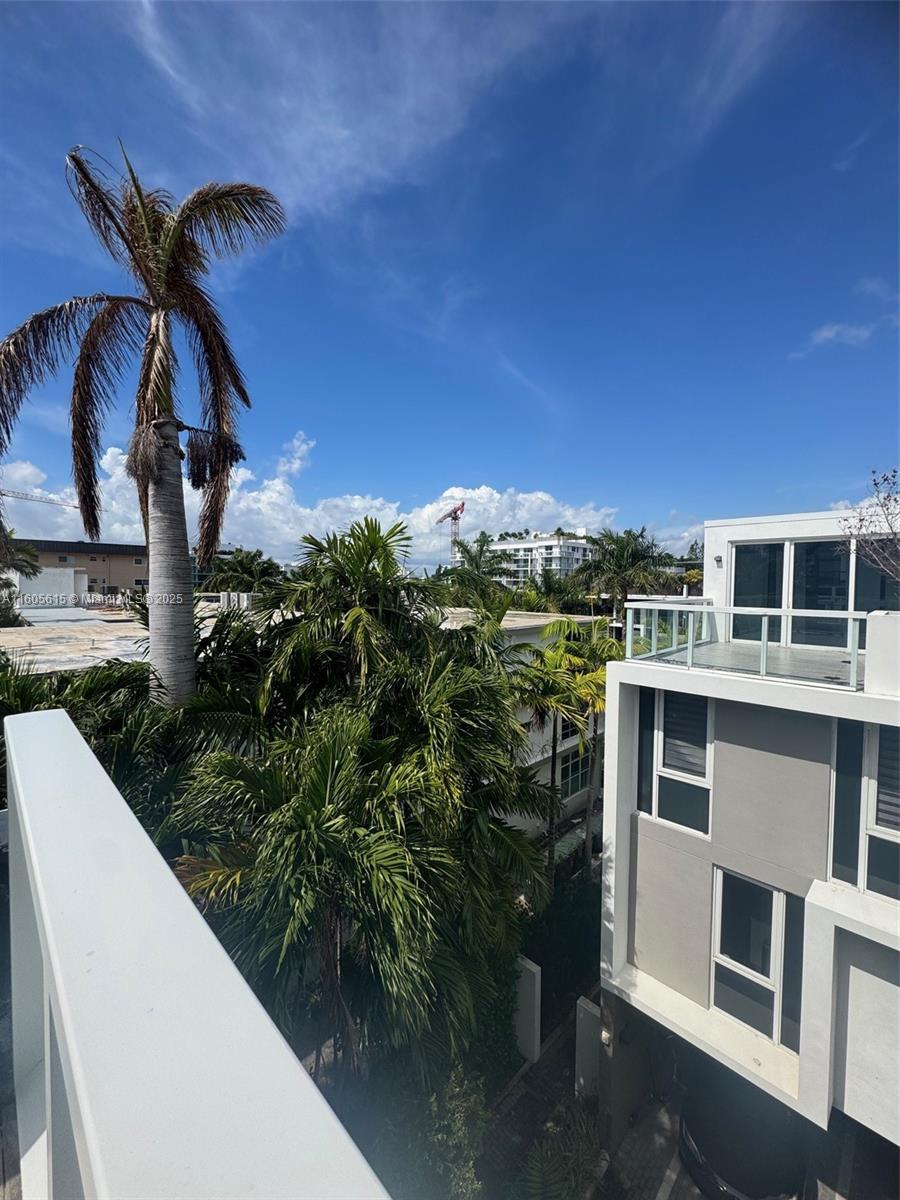 BAY HARBOR ISLAND - Residential Lease