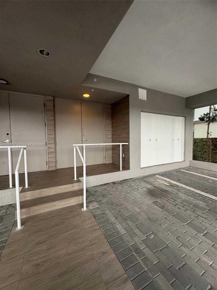BAY HARBOR ISLAND - Residential Lease