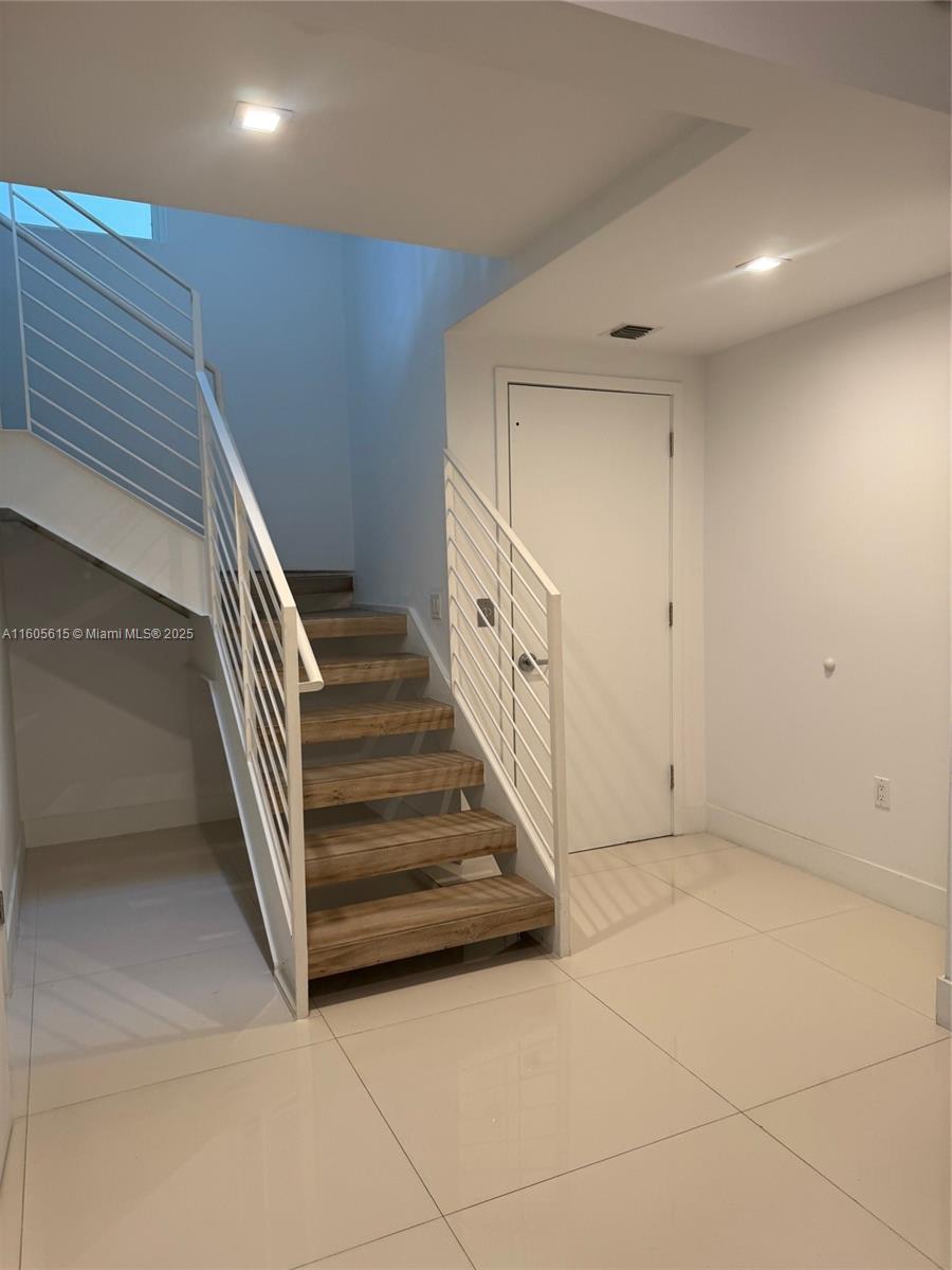 BAY HARBOR ISLAND - Residential Lease