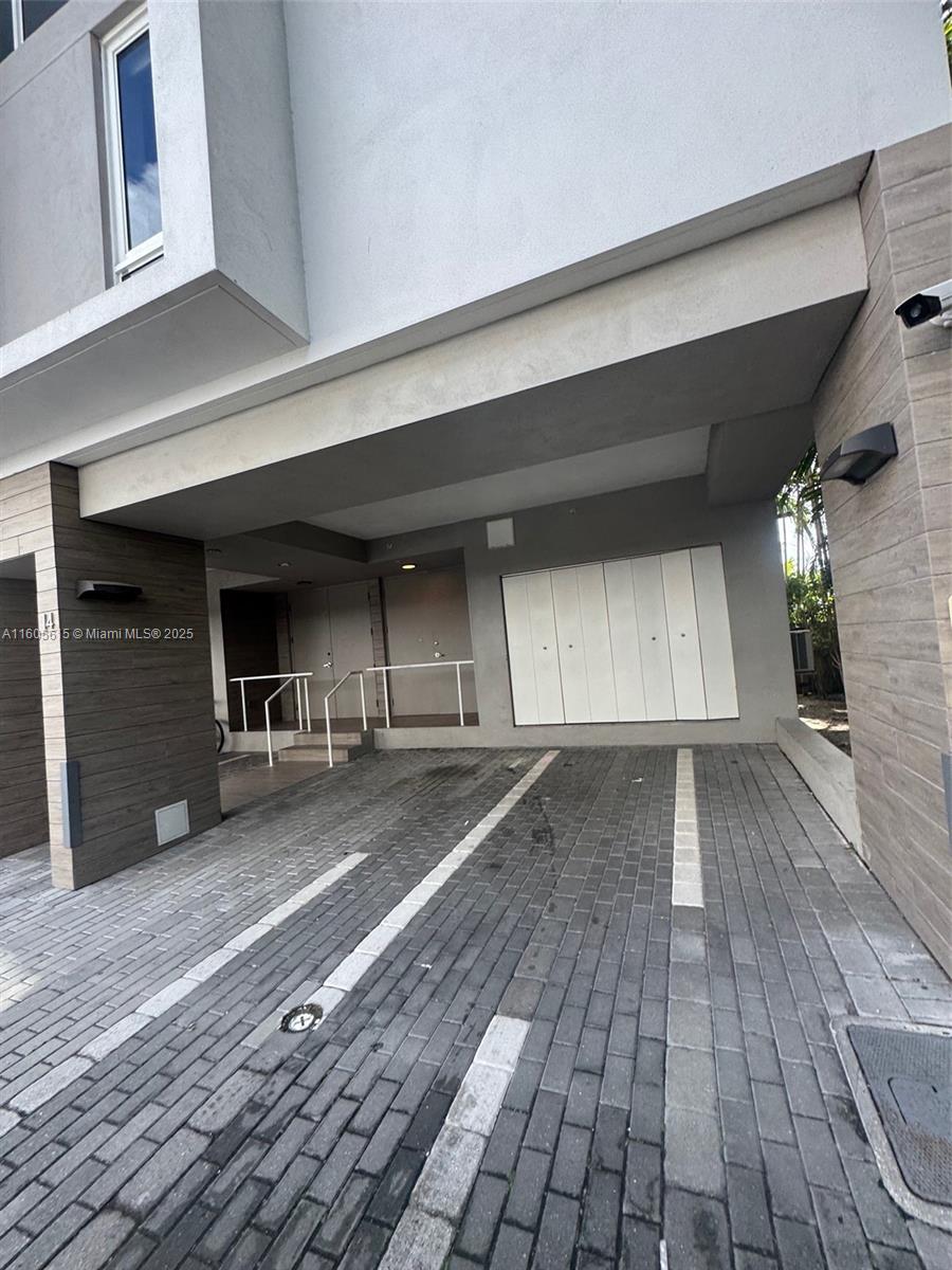 BAY HARBOR ISLAND - Residential Lease