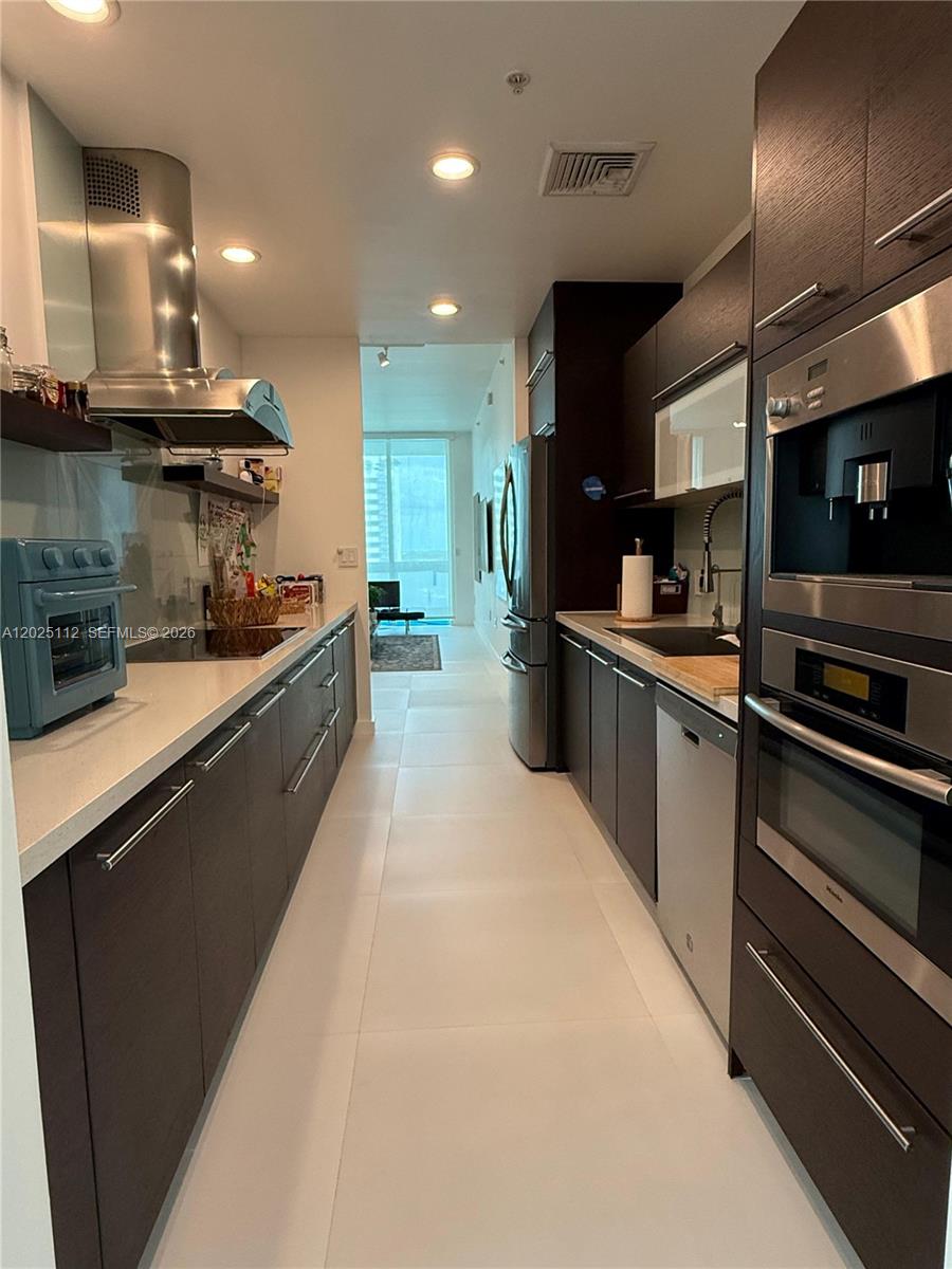 ELOQUENCE ON THE BAY COND - Residential