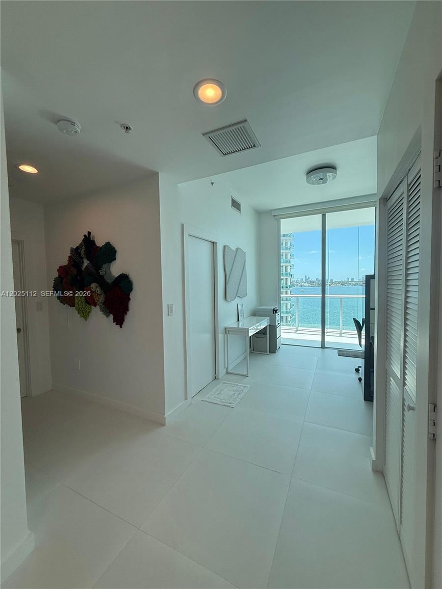 ELOQUENCE ON THE BAY COND - Residential