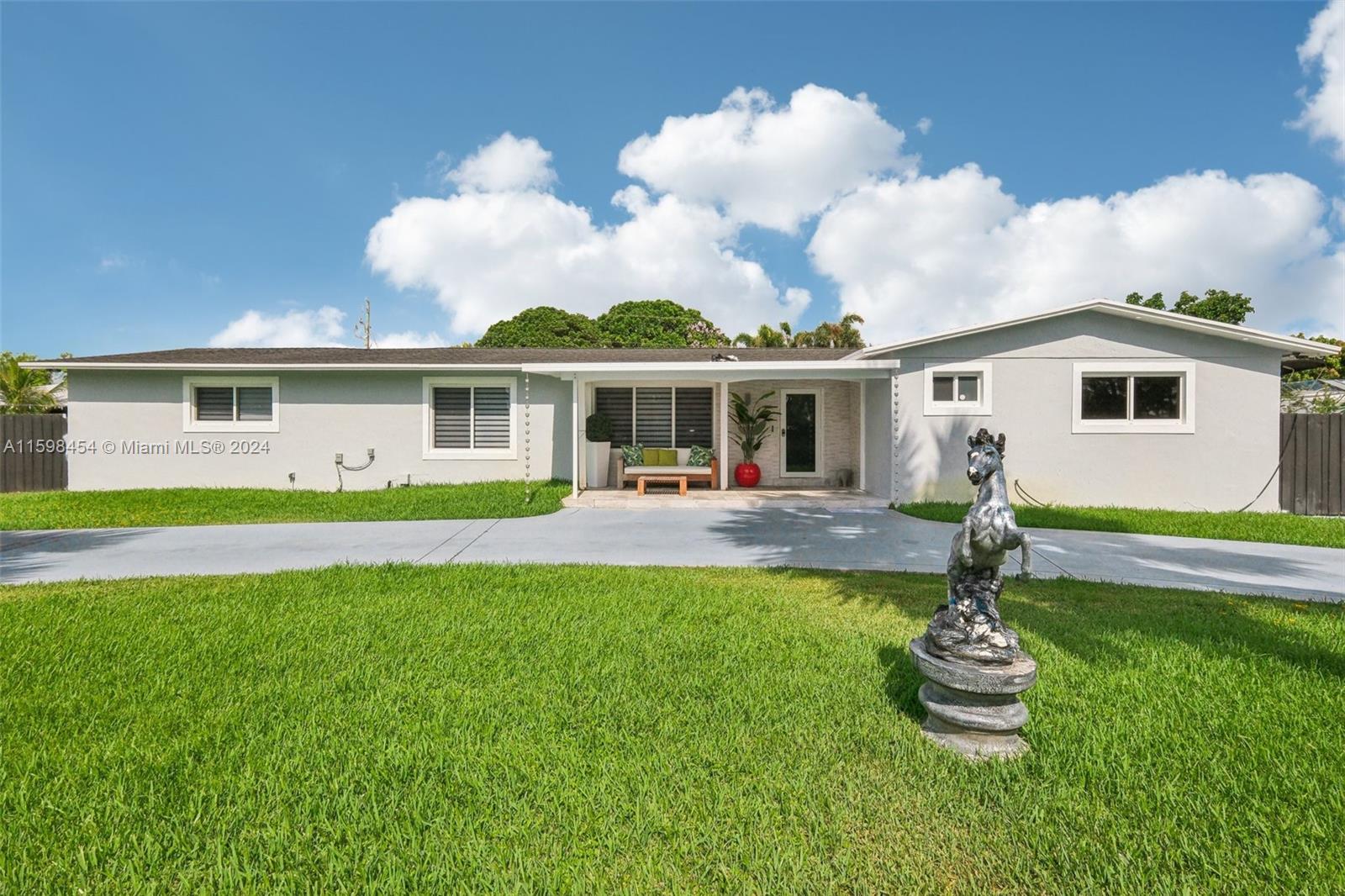 27890 Sw 161st Ave, Homestead, Miami-Dade County, Florida - 4 Bedrooms  
2 Bathrooms - 