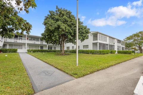Photo of 26 Prescott B #26, Deerfield Beach, FL 33442 (MLS # A11955753)