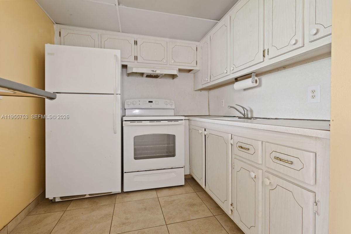 PRESCOTT B CONDO - Residential